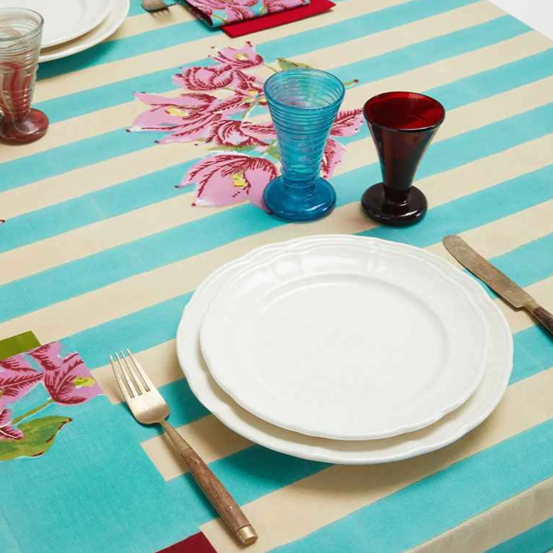 X Lisa Corti Bougainvillea White Veronese Stripes Napkin^ISSIMO