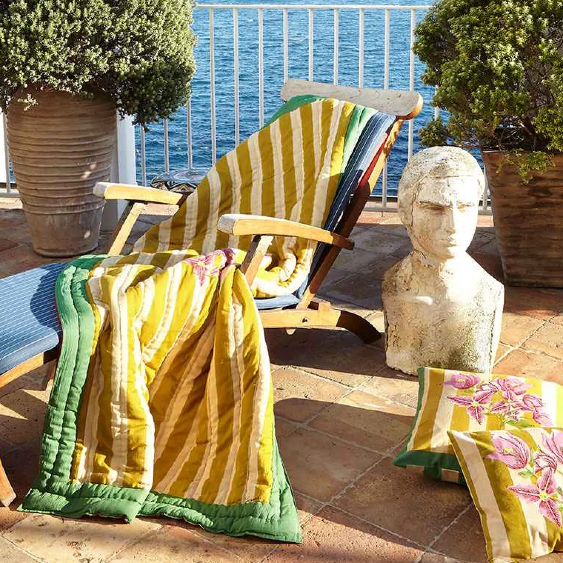 X Lisa Corti Bougainvillea Mustard Stripes Junior Quilt^ISSIMO Best