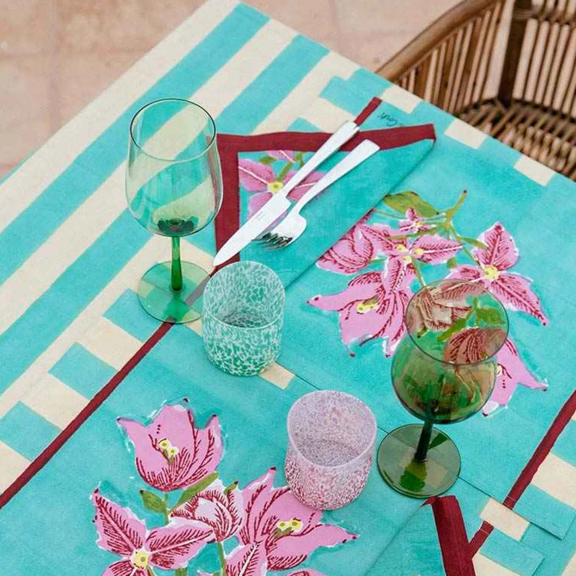 X Lisa Corti Bougainvillea White Veronese Stripes Square Tablecloth^ISSIMO Best