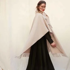 - Long Fringed Cape Beige^Officina Del Poggio Online